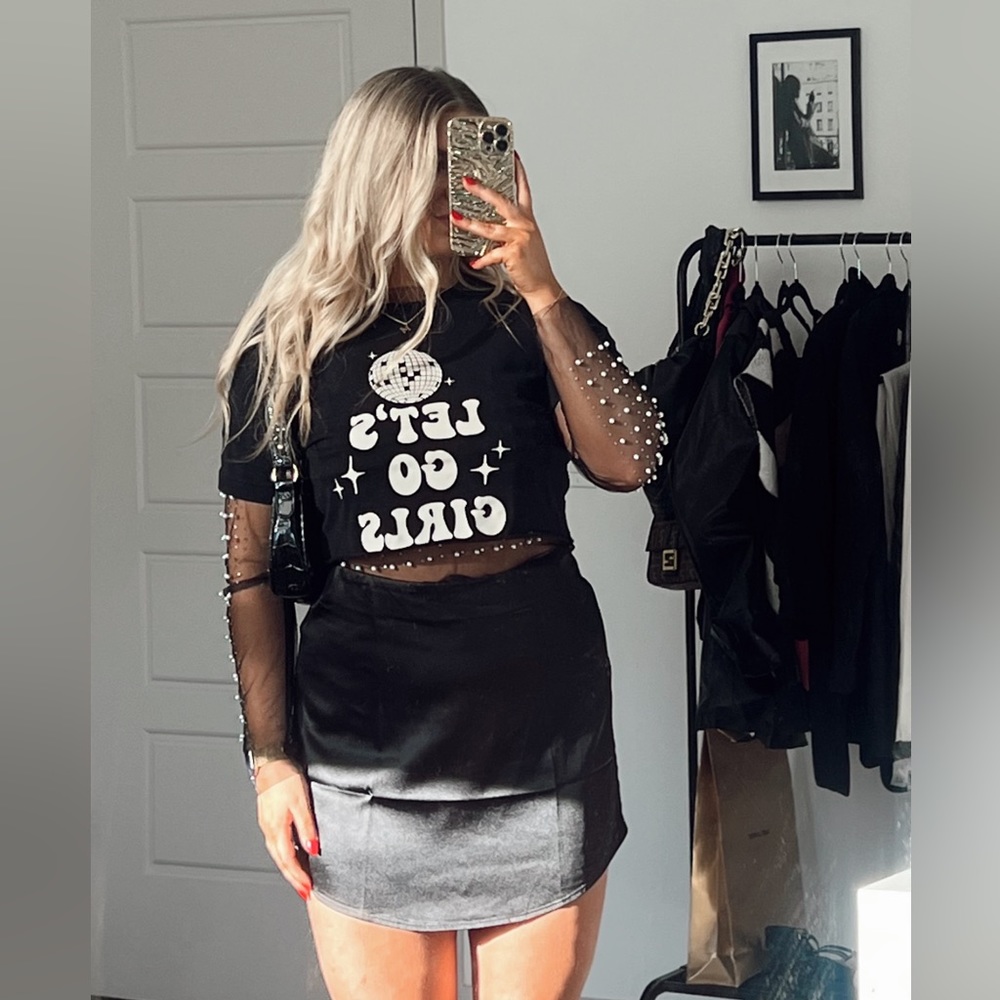 Let’s go girls graphic crop top